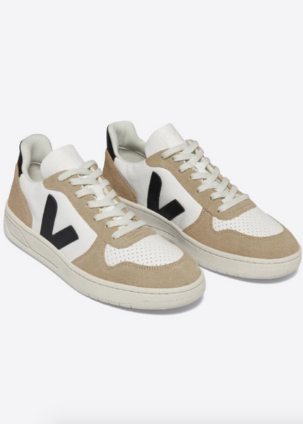 VEJA V-10 BLACK SAHARA