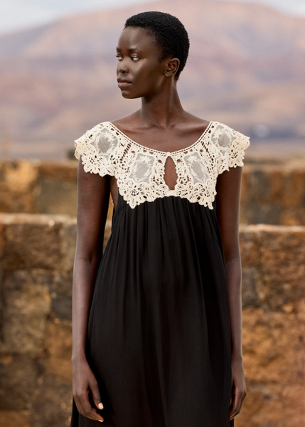 Vestido Largo de Georgette con Canesú de Encaje Guipur - Negro y Crudo
