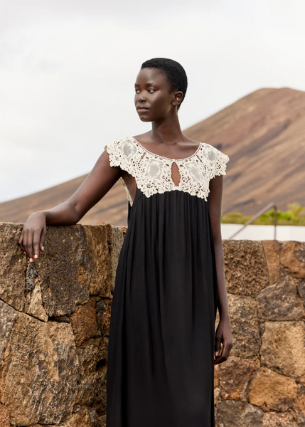 Vestido Largo de Georgette con Canesú de Encaje Guipur - Negro y Crudo