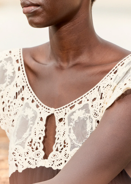 Vestido Largo de Georgette con Canesú de Encaje Guipur - Negro y Crudo